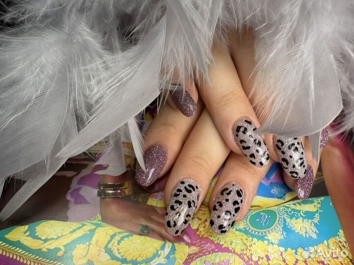 Модель на маникюр