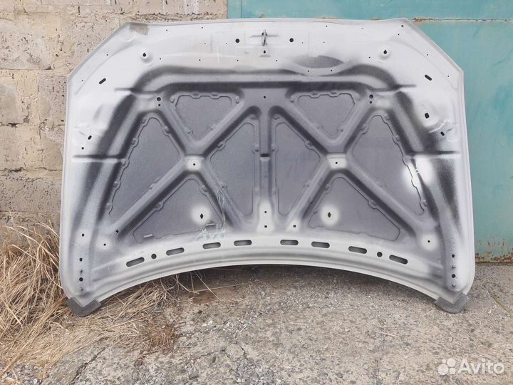 Капот lancer 10