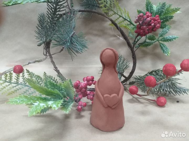 Глиняная игрушка Берегиня