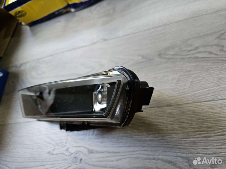 Противотуманная фара BMW X1 E87