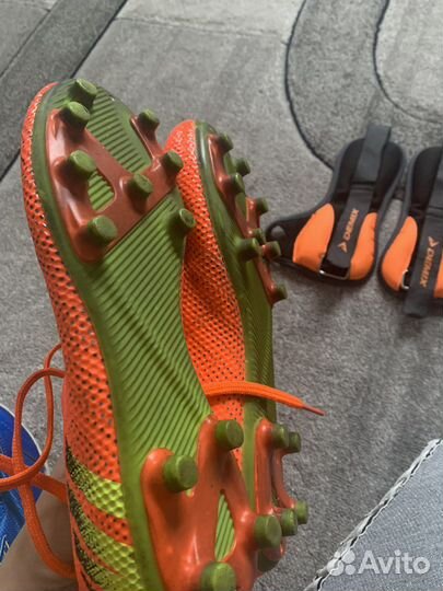 Футбольные бутсы, шиповки, утяжелители