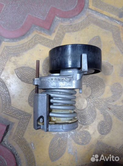 Натяжитель ремня