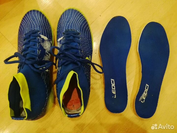 Бутсы футбольные бутсы