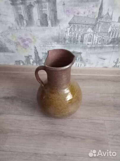 Глиняный кувшин старинный