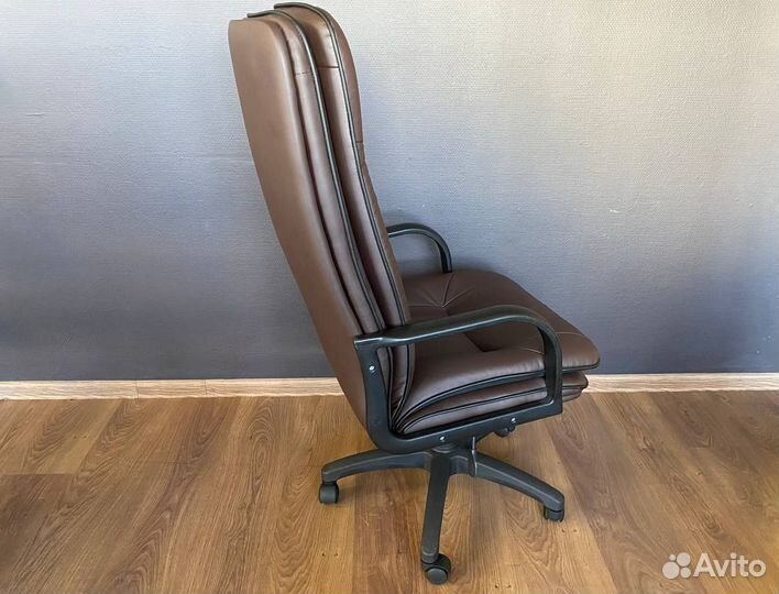 Офисное кресло. Гарантия 1 год