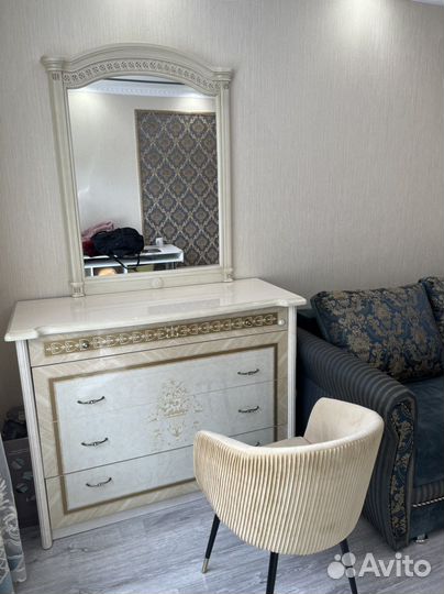 Комод гримерное зеркало