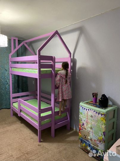 Двухярусная кровать