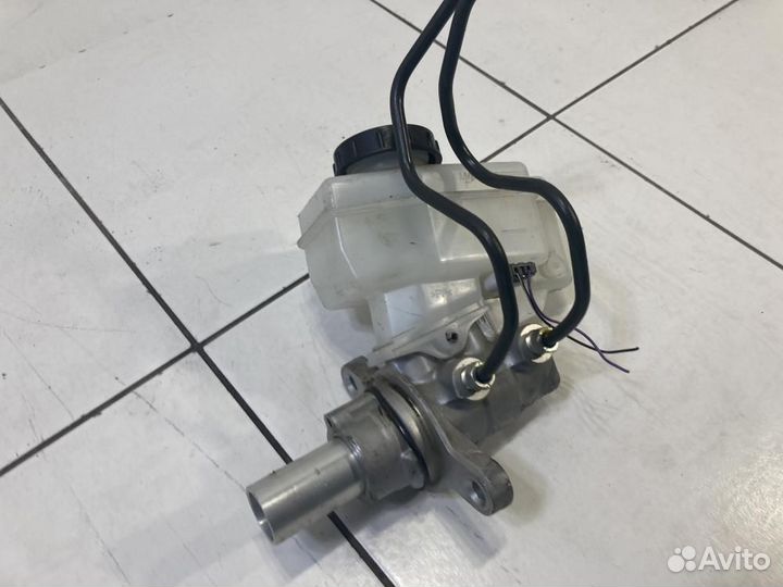 Главный тормозной цилиндр Infiniti Q50 V37