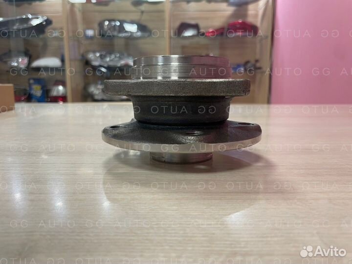 Передняя ступица в сборе Skoda Octavia 2013-2020