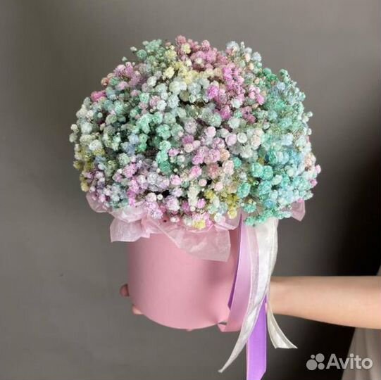Композиция из радужной гипсофилы
