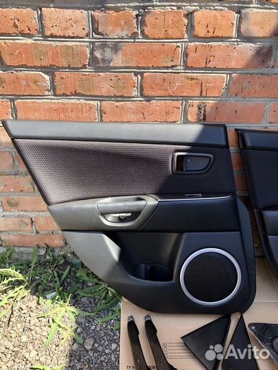 Обшивки дверей Mazda 3 bk 2007г