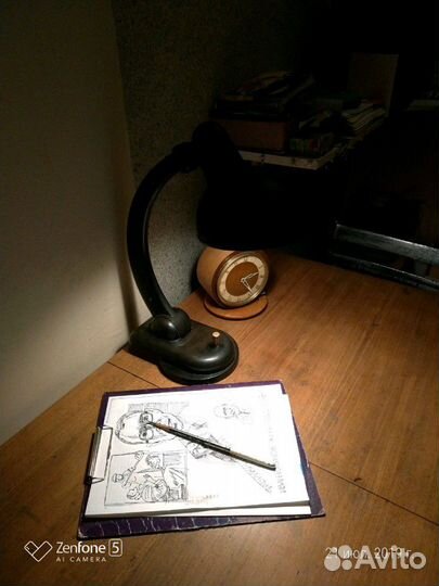 Настольная лампа