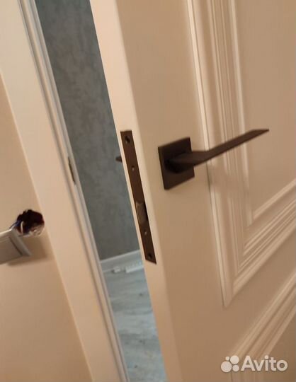 Установка межкомнатных дверей