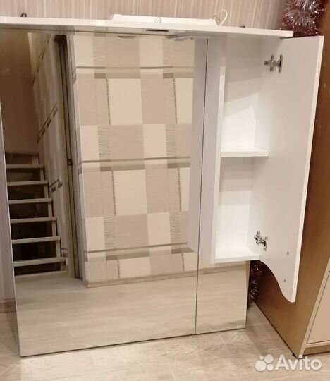 Шкаф зеркало для ванной комнаты с подсветкой