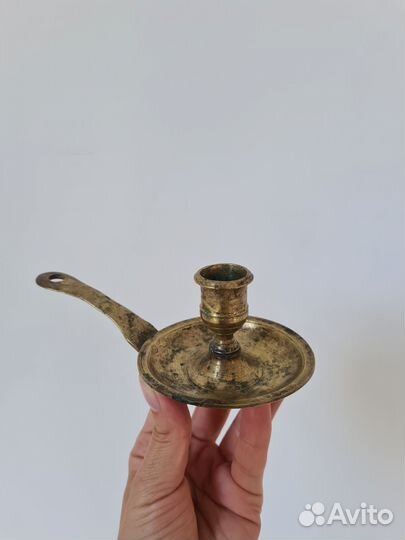 Подсвечник старинный с ручкой