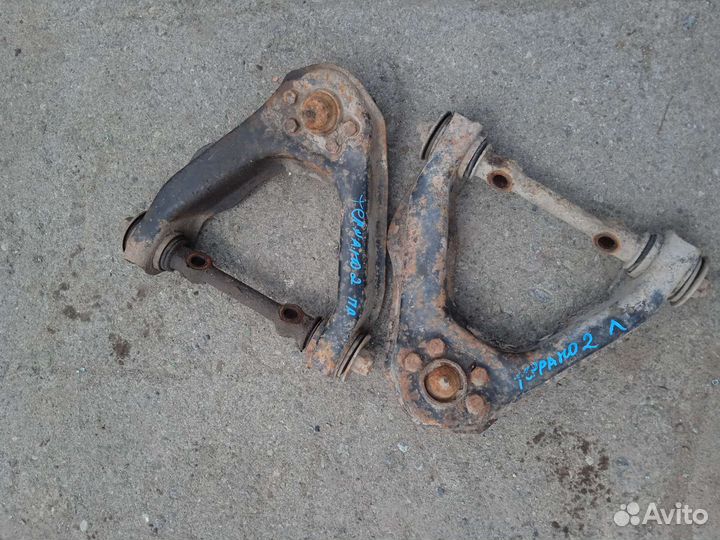 Рычаг передний верхний Nissan Terrano 2 Ниссан