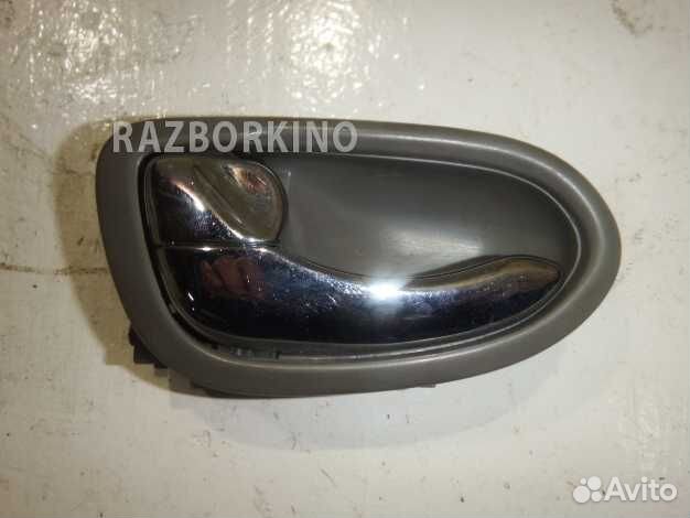 Ручка двери передней внутренняя левая