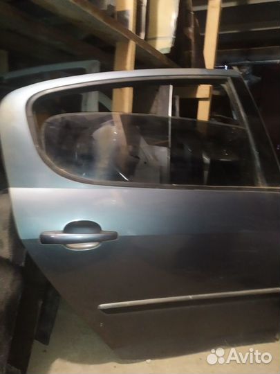Peugeot 407 дверь задняя правая