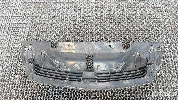 Решетка радиатора Renault Laguna 2, 2001