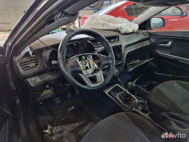 В разборе Kia Rio 3 1.4 МКПП