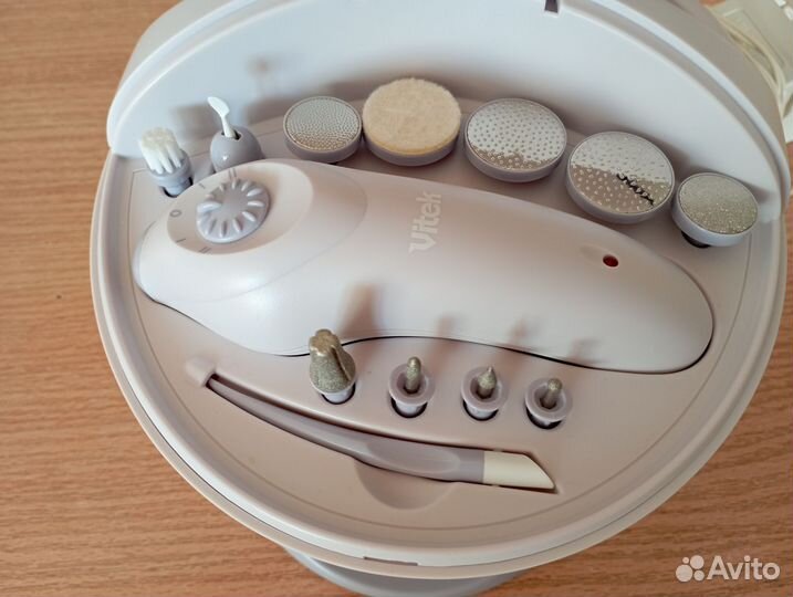 Маникюрный набор Vitek VT-2209 VT iris