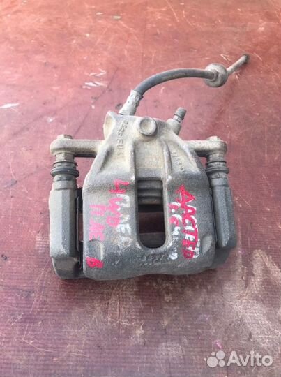 Суппорт передний левый Renault Duster