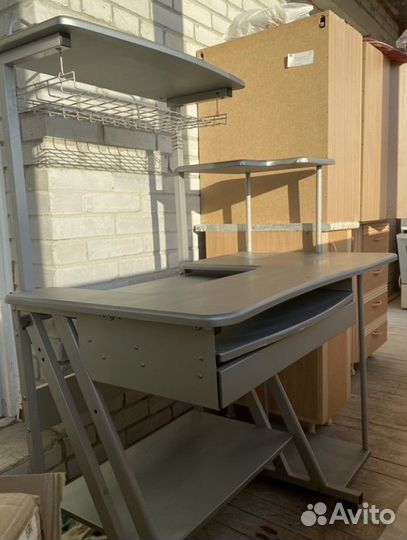 Компьютерный стол