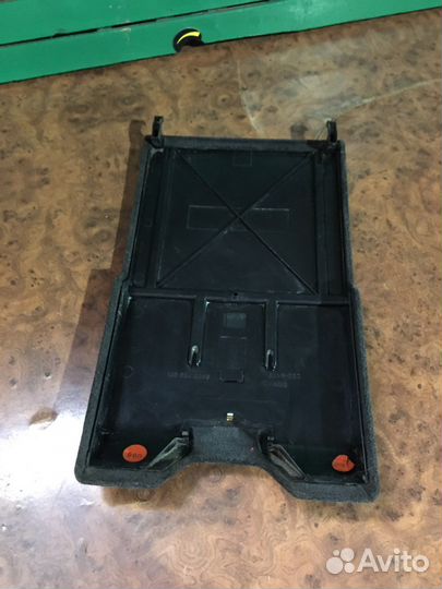 Крышка бардачка аптечки Mercedes W140