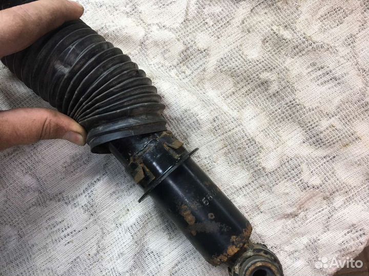 Задний амортизатор Solaris Rio