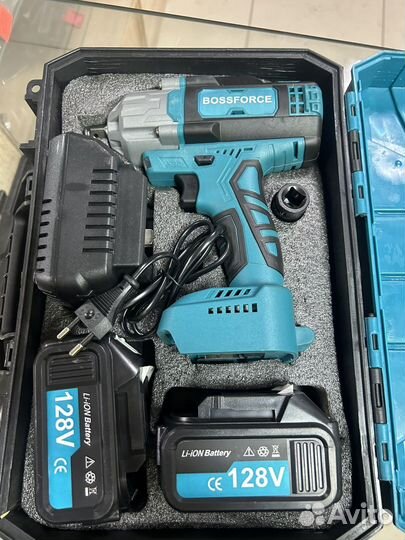 Мощный аккумуляторный гайковерт 1300н.м