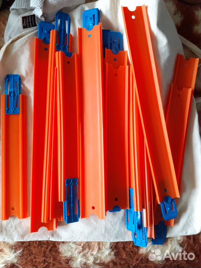 Hotwheels мегатрек