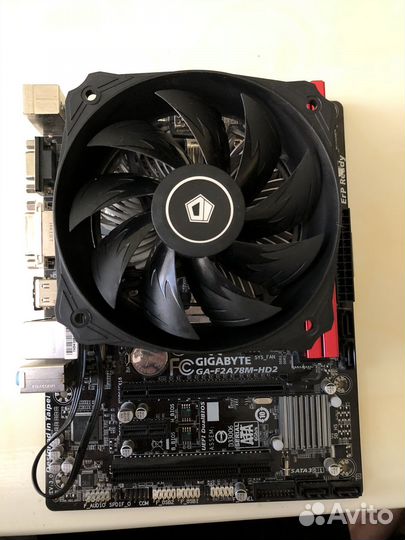 Материнская плата с процессором кулером
