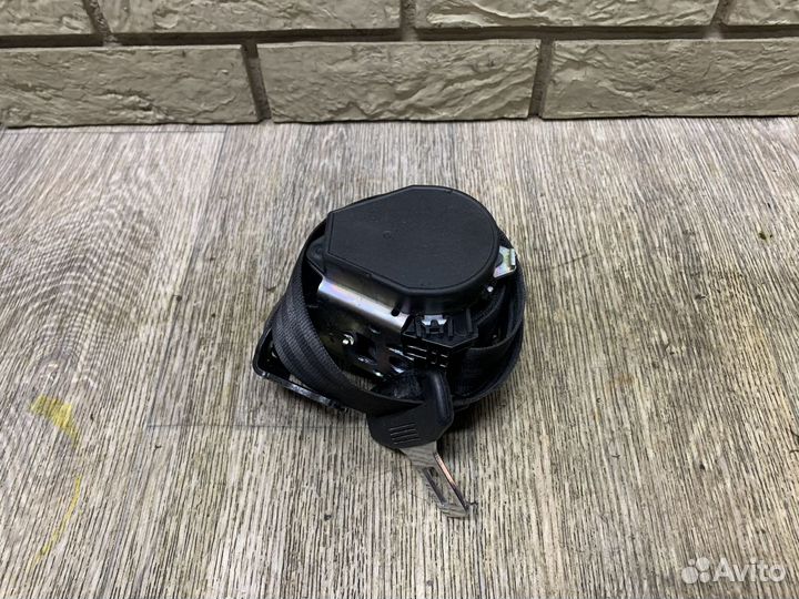 VW Passat CC Ремень безопасности задний LH RH