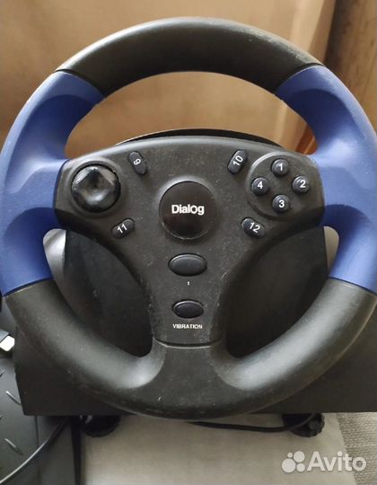 Игровой руль с педалями