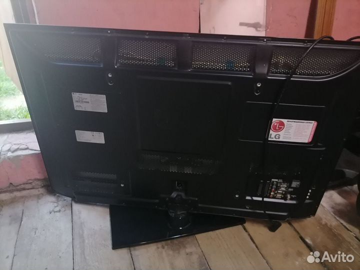 Продам телевизор на запчасти