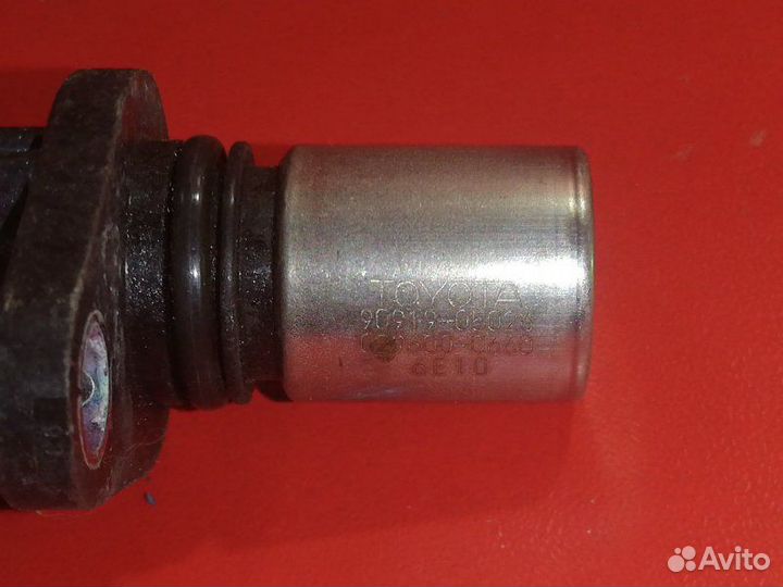Датчик положения распредвала Toyota Premio ZZT240