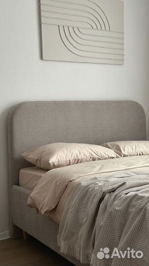 Современная кровать