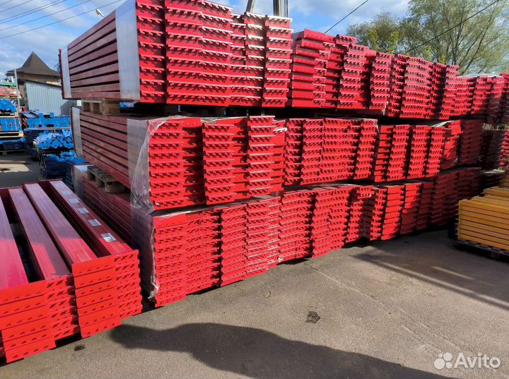 Грузовой стеллаж для рулонов