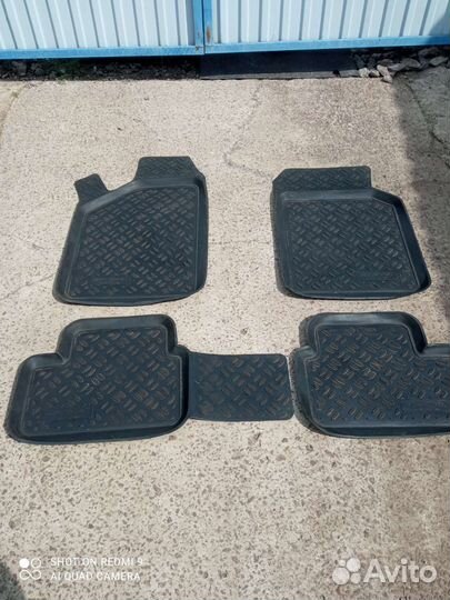 Автомобильные коврики резиновые