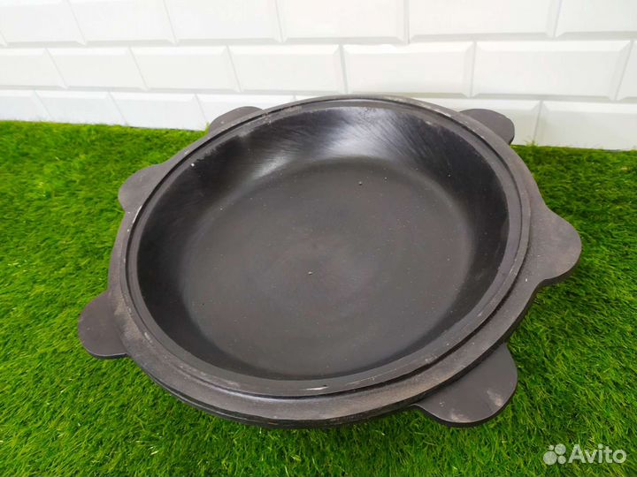 Казан с чугунной крышкой