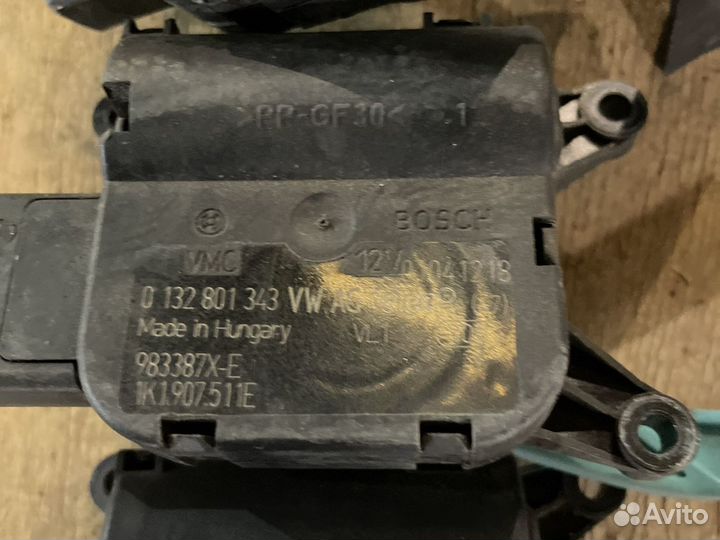 Моторчик заслонки отопителя VAG