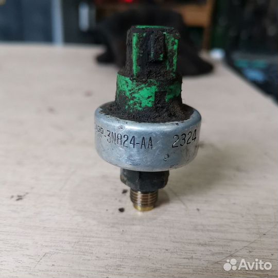 Датчик давления масла гур Ford Mondeo 3