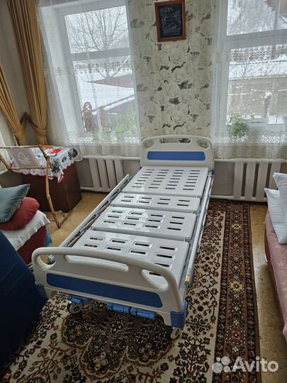 Медицинская кровать
