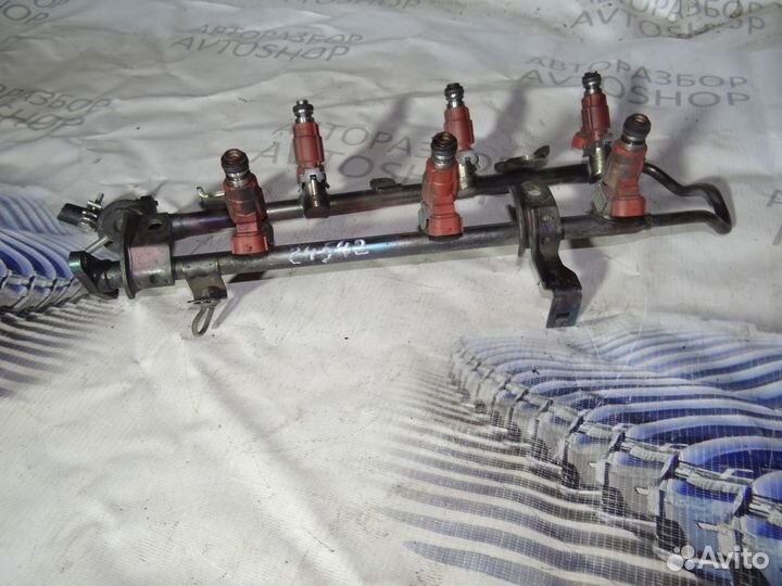 Топливная рейка в сборе Nissan Maxima 2000-2006