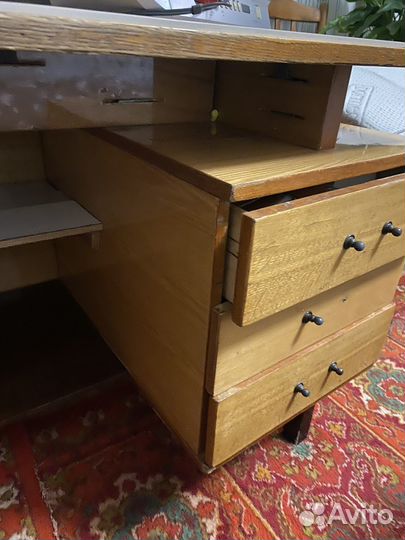 Стол письменный с ящиками