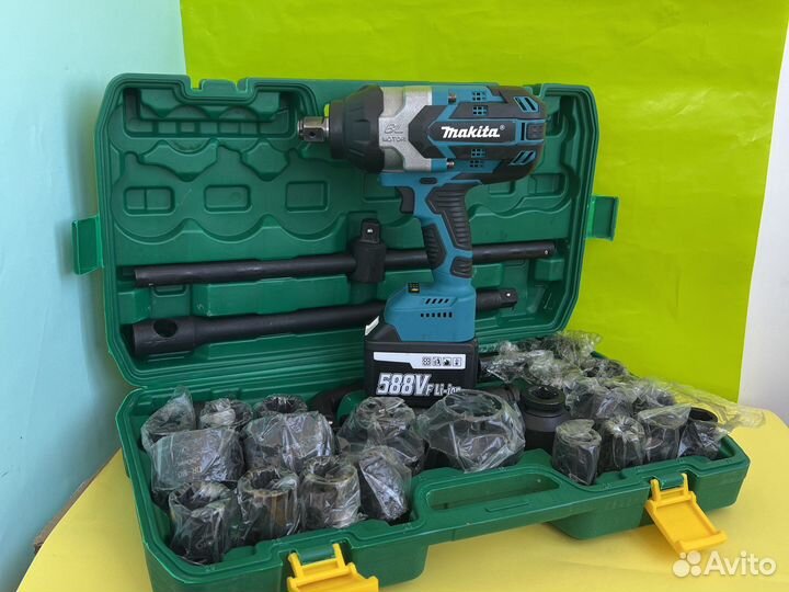 Гайковерт мощный с набором грузовых головок