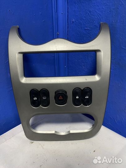 Центральная панель Renault logan 1