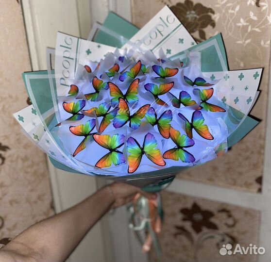 Светящийся букет из бабочек в наличии