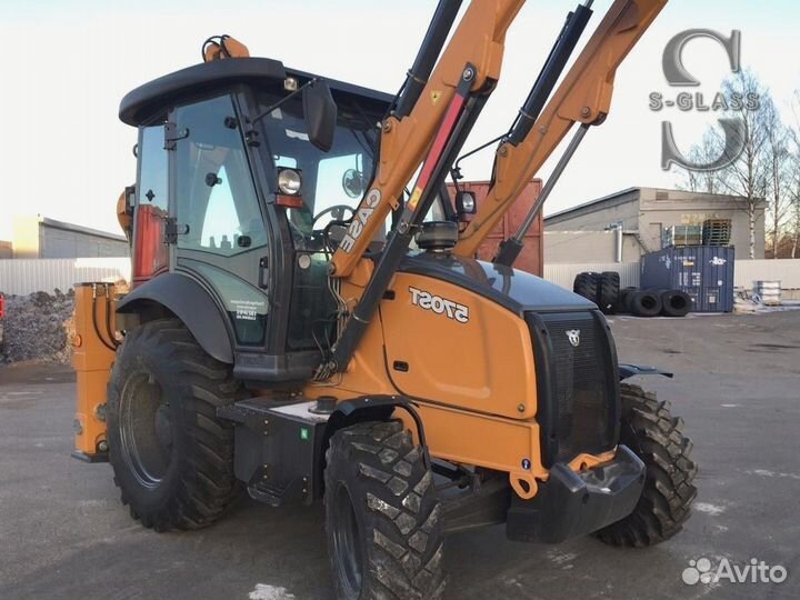 Стекло дверное правое нижнее Case 570 ST