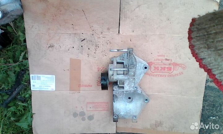 Кронштейн генератора Chevrolet Lacetti